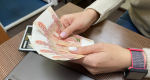 Пенсионерам уже одобрили предпраздничную выплату: на карту каждому зачислят по 15 000 рублей