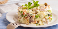 Салат «Обжорка» - просто и быстро: 4 ингредиента, а вкус невероятный – его сметут со стола самым первым - Pro Город Ухта